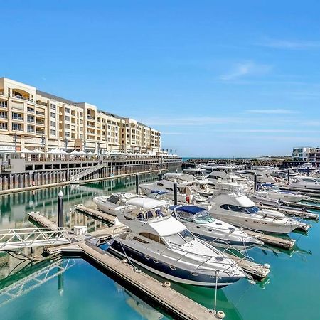 Waterfront Resort-Style Living At Glenelg Beach Adelaide Bagian luar foto