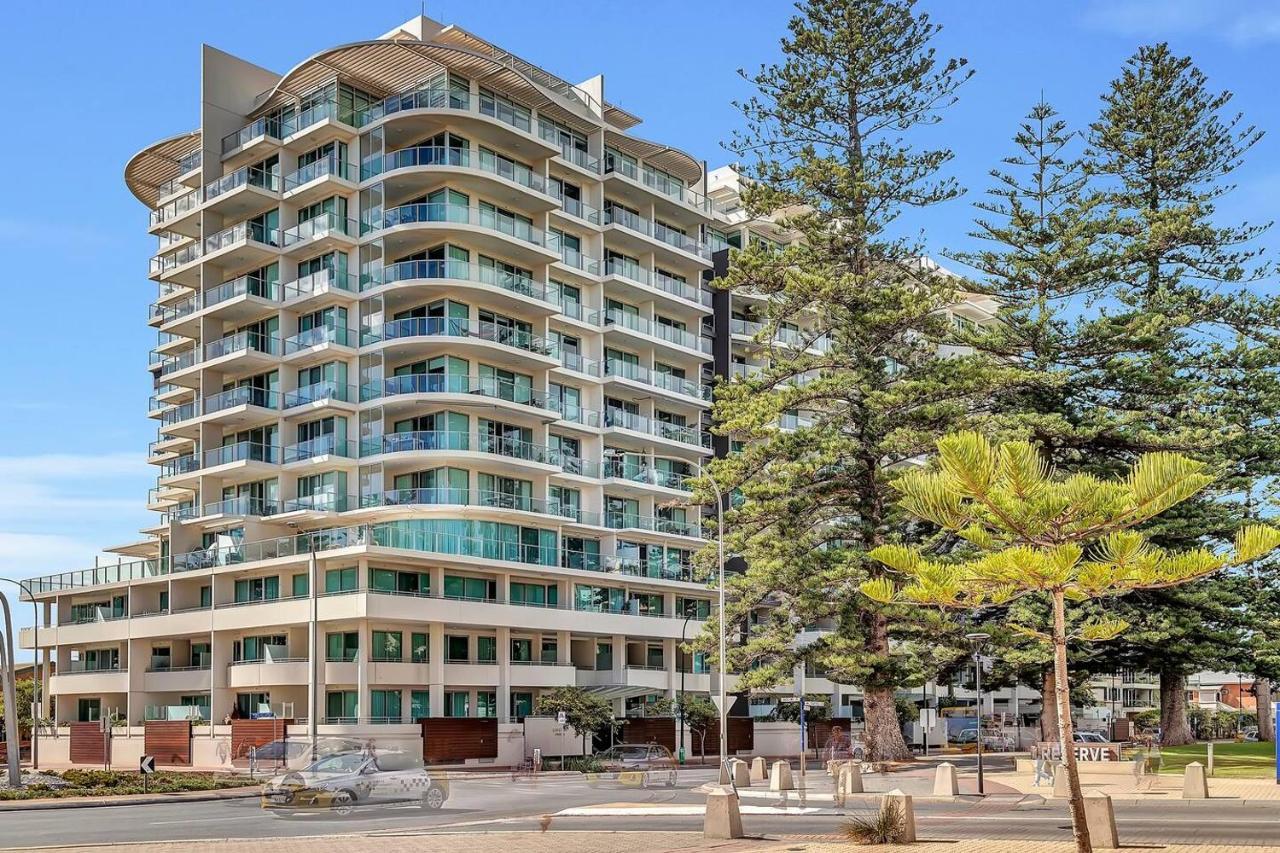 Waterfront Resort-Style Living At Glenelg Beach Adelaide Bagian luar foto